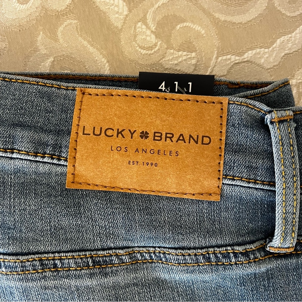 ❤️SOLD❤️ Men’s Lucky Brand 411 Athletic TaperJeans, 31x32 - Picture 10 of 11